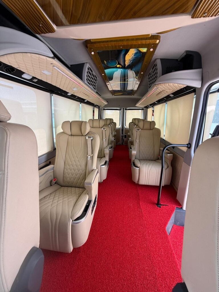 AC Ventilated Massage Seater 8+1 Urbania